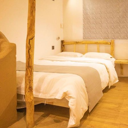 Right Here Hotel دونهوانغ المظهر الخارجي الصورة