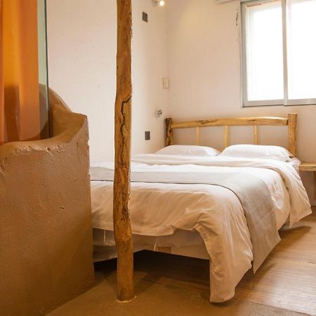 Right Here Hotel دونهوانغ المظهر الخارجي الصورة