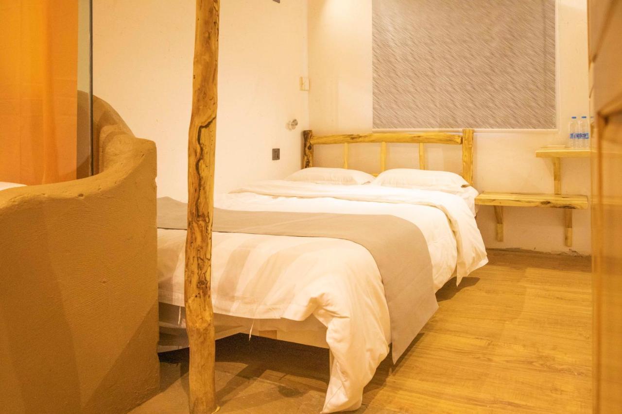 Right Here Hotel دونهوانغ المظهر الخارجي الصورة