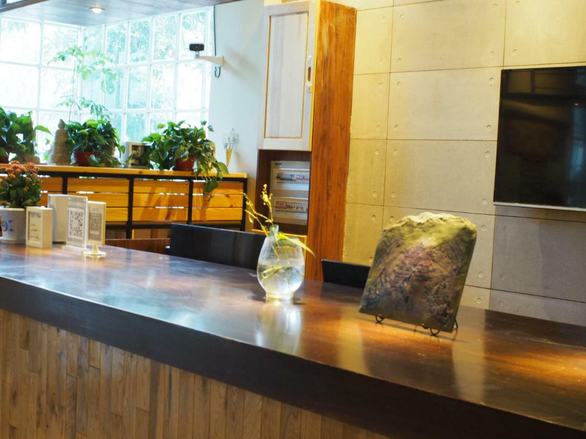 Right Here Hotel دونهوانغ المظهر الخارجي الصورة