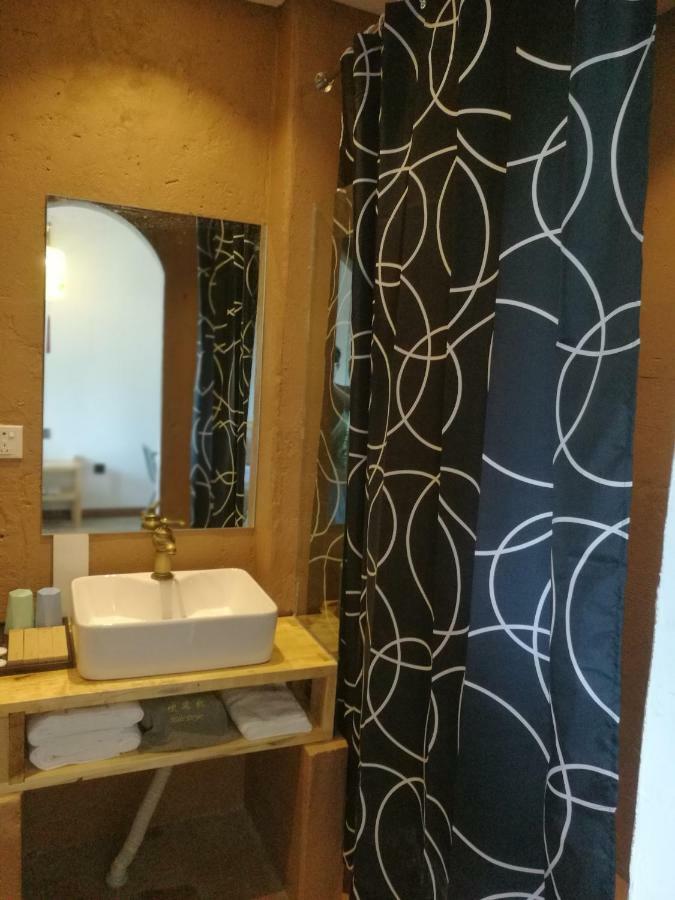 Right Here Hotel دونهوانغ المظهر الخارجي الصورة