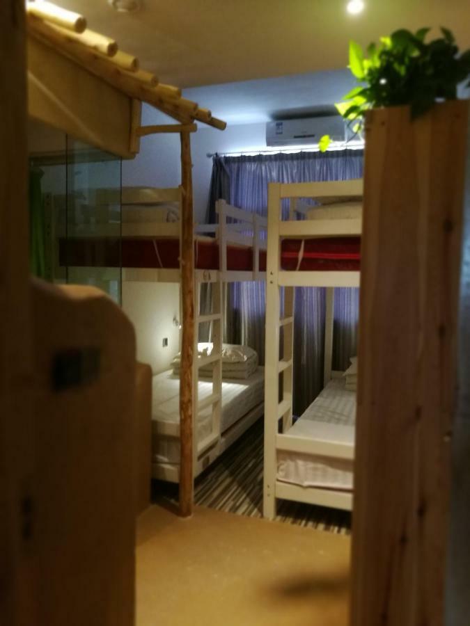 Right Here Hotel دونهوانغ المظهر الخارجي الصورة