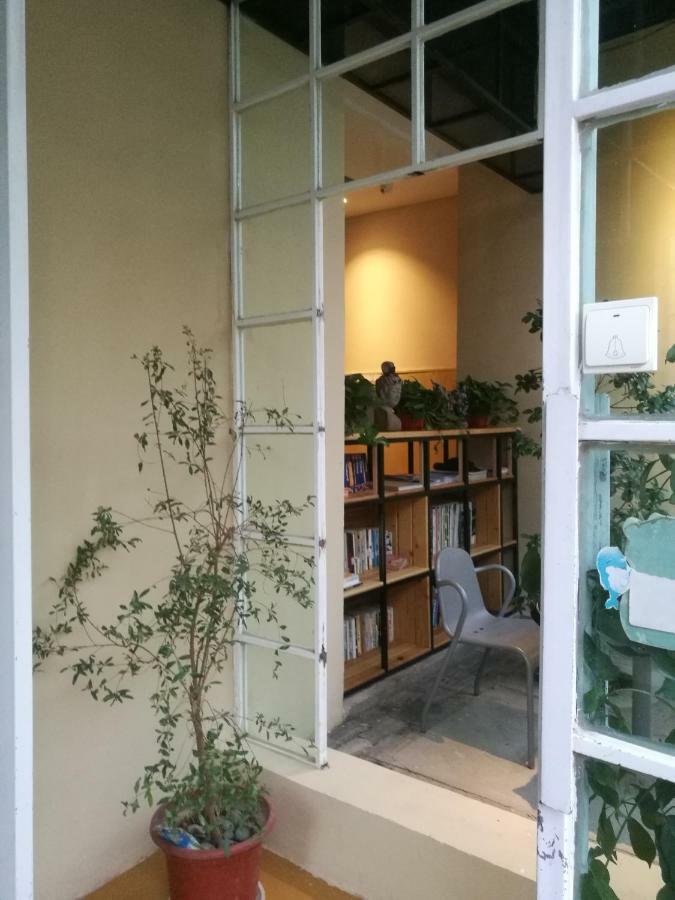 Right Here Hotel دونهوانغ المظهر الخارجي الصورة