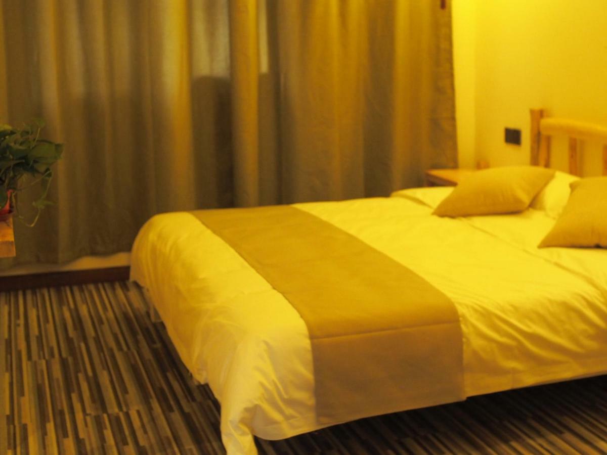 Right Here Hotel دونهوانغ المظهر الخارجي الصورة