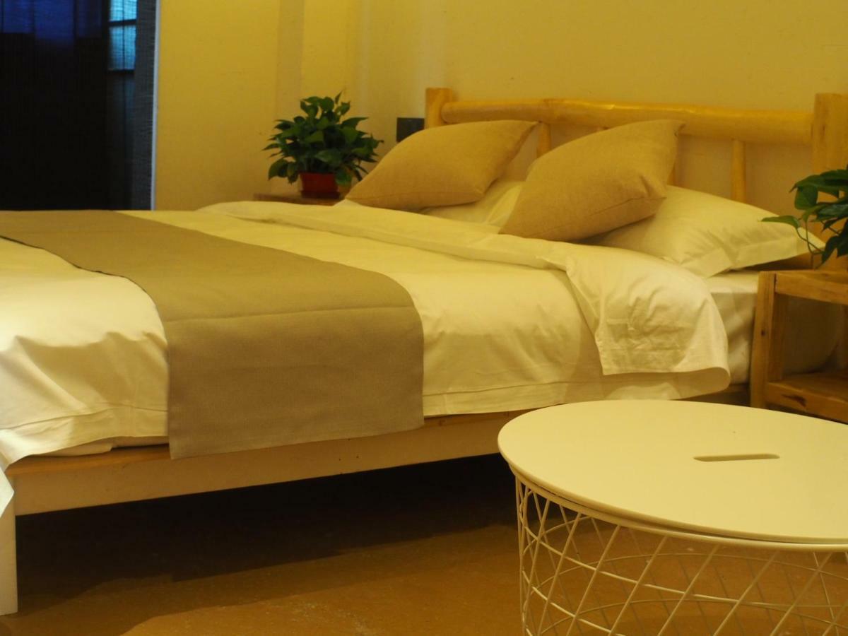 Right Here Hotel دونهوانغ المظهر الخارجي الصورة