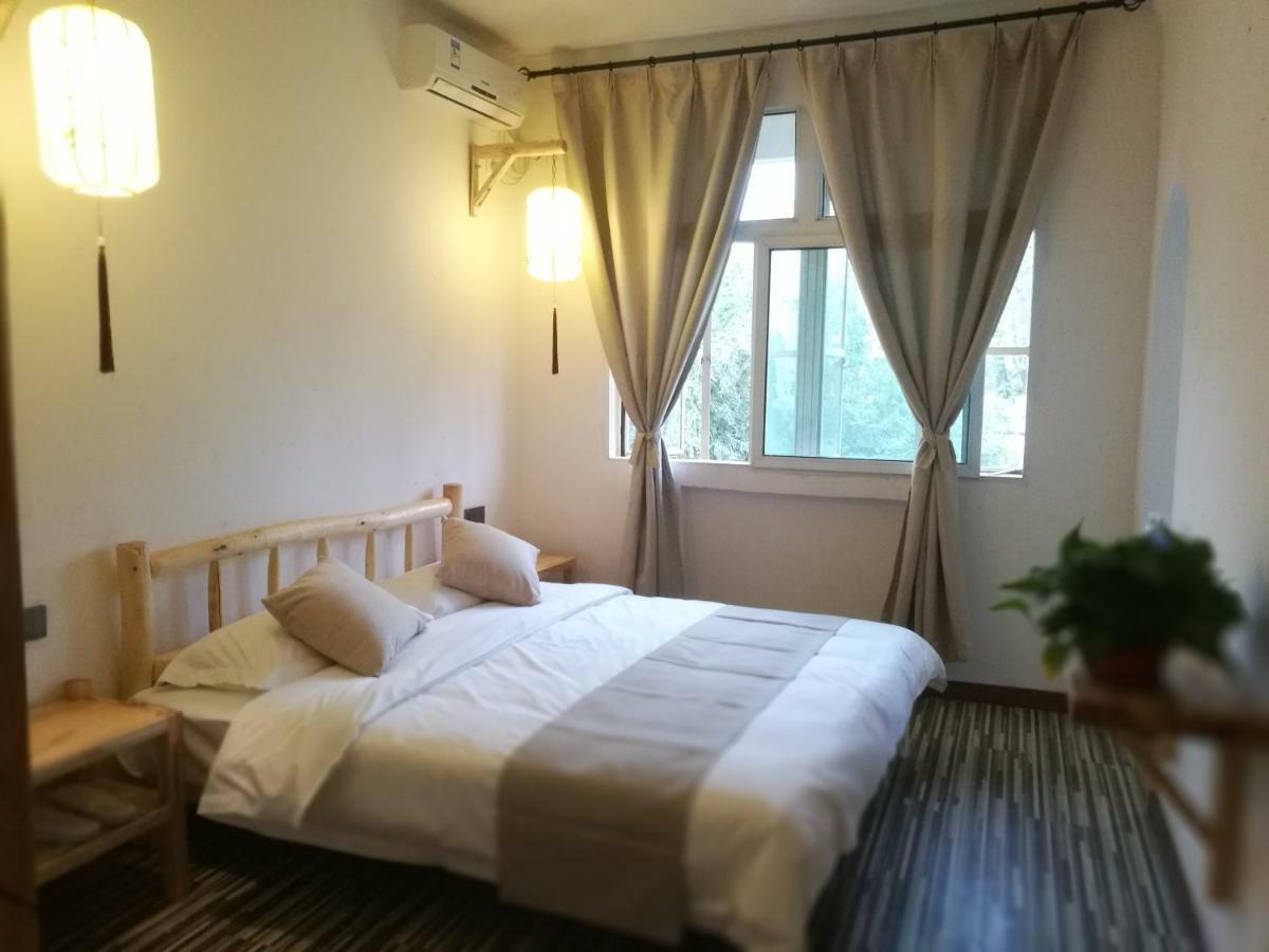 Right Here Hotel دونهوانغ المظهر الخارجي الصورة