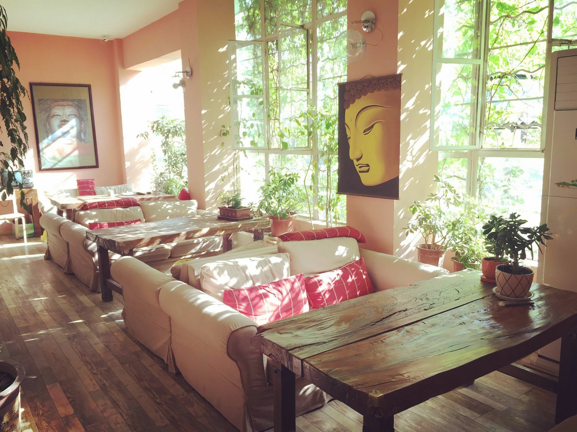 Right Here Hotel دونهوانغ المظهر الخارجي الصورة